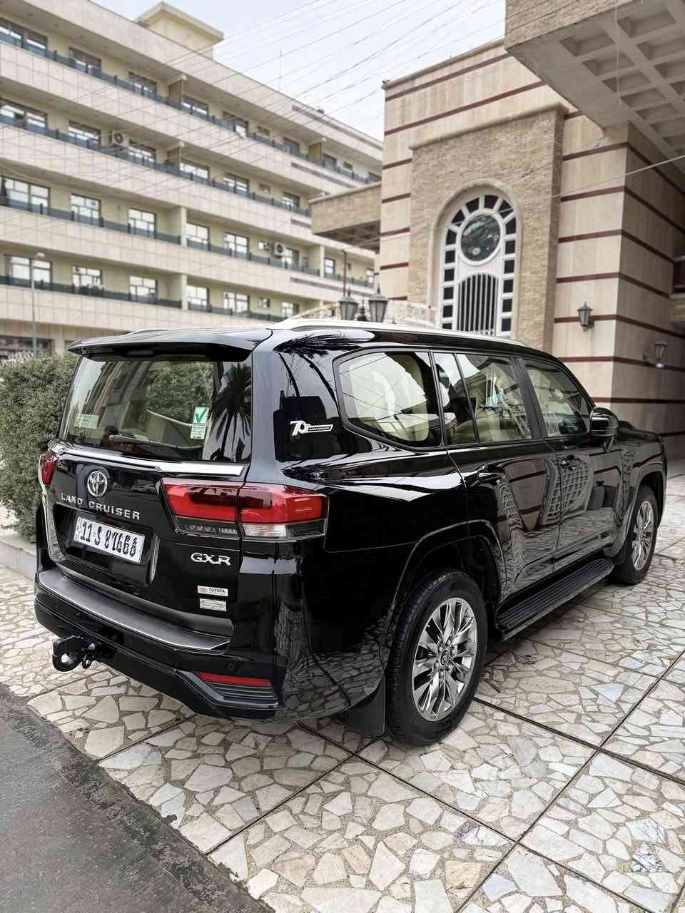 السلام عليكم
لاندكروز للبيع موديل 22 GXR ساز اصلي 

السياره مغلفه بالكامل ppf جديد وبداخل الضمان 

ماشيه 54 الف 

وجميع الصيانه وتبديلات الزيت بالوكاله مطالعه من ضمان ساز 

السياره مكفوله كفاله عامه من جميع العيوب 

رقم بغداد انكليزي باسمي تحويل ثاني يوم 

السياره فول معروفه مواصفات الساز 

عنواني بغداد زيونه 

***********
