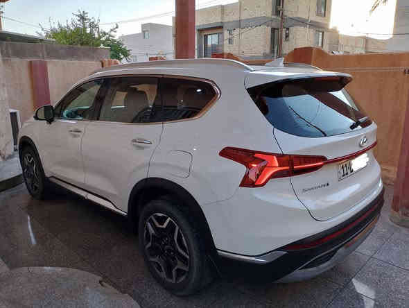 سنتافي 2022 لمتد فل ١/١ 

ماشيه فقط 10900 

محرك 2500 تيربو قوة 277 حصان (يعادل ٦ سلندر)

بانوراما، رادار، كامرات 360 ، تحديد مسار، نقاط عمياء، حساسات

كشن خزن memory وتبريد وتدفئة كشنات

تحريك بالريموت Remote Parking 

ويل 19 ، بردات خلفية، لايتات زينون Auto ، ٣ وضعيات قيادة

تبريد وتدفئة Auto Climate 

10 ايرباكات كلها سليمة وشغالة

عده كاملة سبير منازل 

بيها ضربة بالباب الخلفي ومصلح ع البارد بدون فتح (الصور بالمنشور)

السيارة جديدة بمعنى الكلمة وغراضها كلها على وضع الشركة

السعر 298 ، الاتصال *********** متوفر واتساب
