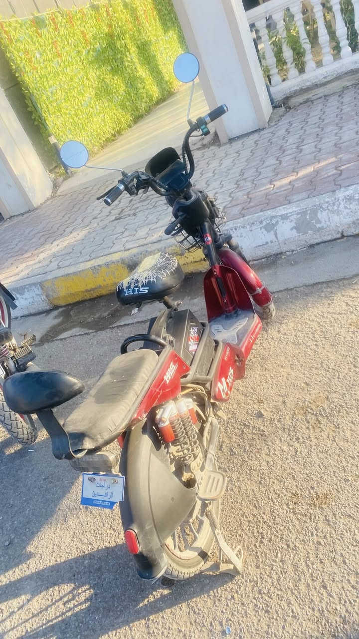 سلام عليكم دراجة شحن للبيع ٥ بطاريات كلشي شغال بيه مابيه اي نقص كهربائيات كله شغاله التايرات جوبلس الدراجه كلش نضيفه السعر ٢٤٠ وبي مجال قليل العنوان شهربان حي المعلمين***********
