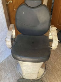 كرسي حلاقة • نضيف • معدات حلاقة