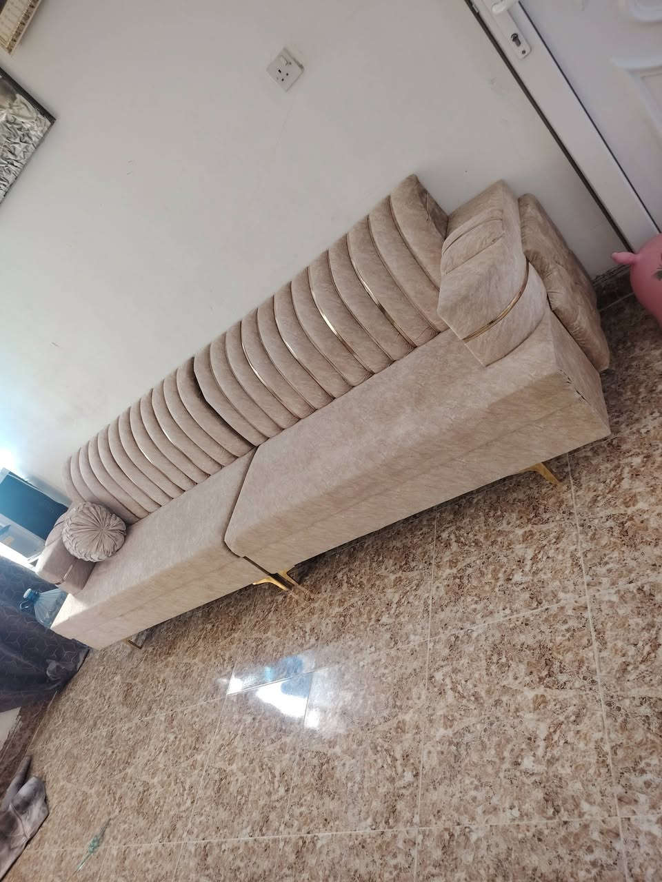 لبيع
