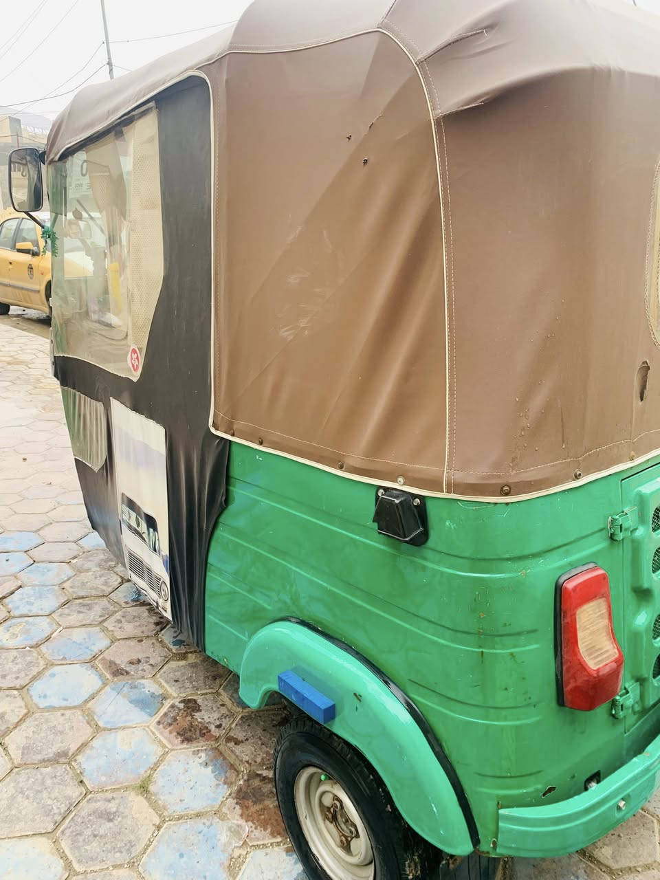 تكتك 20رقم وسنويه باسمي ذي قار مشروع وطني عنوان واسط قضاء العزيزيه جاهزه لشغل سعر اتصل ع هذا لرقم ***********
