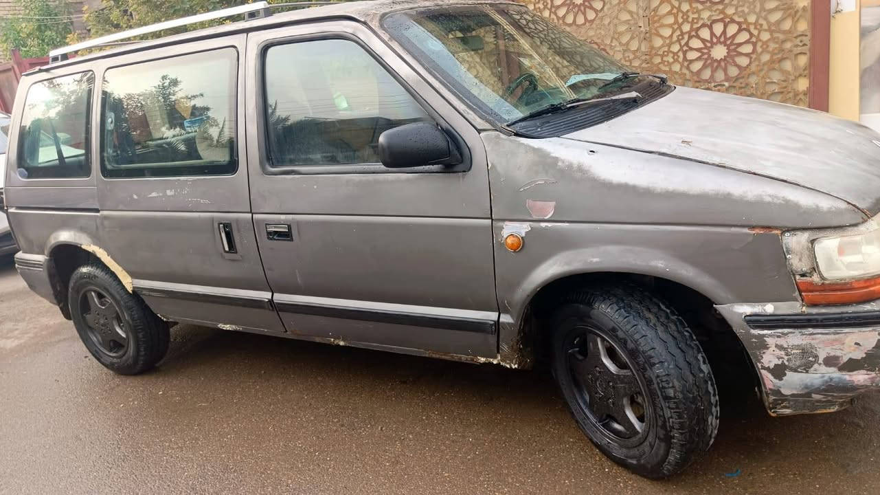 دوج كرايسار٧راكب محوره كير و مكينة كامري ابوجف مكفول من كير مكينة وتخم تايرو دواخل ابلاديه وسنويه ٢٨سعر ٢٥المكان شهداء البياع شارع المضخة الاول *********** * ***********
