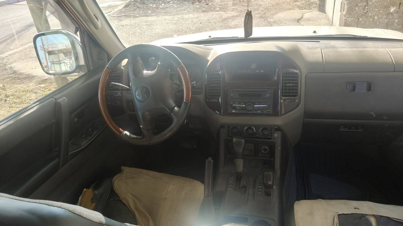 باجيرو وارد امريكي 2001
كير ومحرك مكفول
تخم تاير جديد
تبريد شغال
صبغ قطعتين
السعر 80 ورقة 
مكان صلاح الدين قضاء بلد
الرقم ***********
صبري الحيالي
