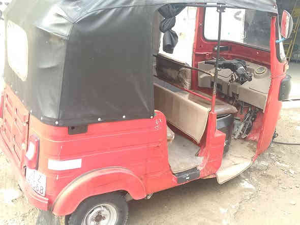 تكتك موديل 17مرقم بسمي نضيفه مصبوغه عنوان بغدادالزعفرانيه الاتصال ***********لسعر3800
