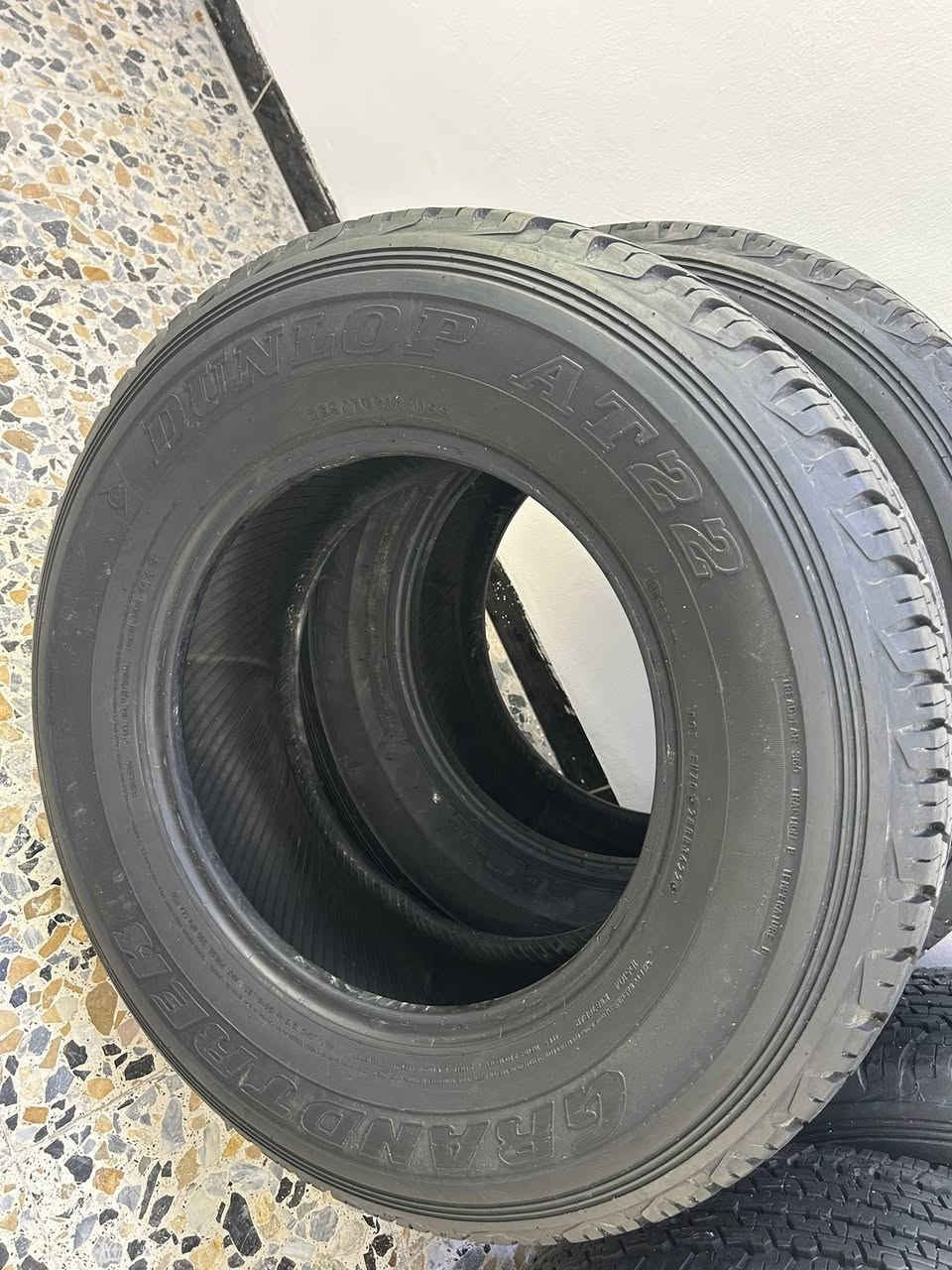 السلام عليكم توفرت اطارات دلوب ياباني حجم265/70/17 نقشة الوكالة انتاج 36/22 أسبوع يعني 23 اخو الزيرو نظافة 100/100  سعر التخم 250$
توفرت حساسات إطار فور رنر يشتغل من موديل 2020 الى2024 اصلي تالند جديد وكالة للتواصل *********** مكاني بغداد يوجد توصيل
