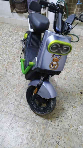 سلام عليكم دراجة شحن ٤بطاريات سرعة ٦٠ تتحمل وزن ١٥٠كيلو الشحن يطول يومين متواطل الرقم ***********
