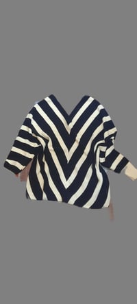 طقم ملابس • سترة ٤٠ • بلوزة فري سايز