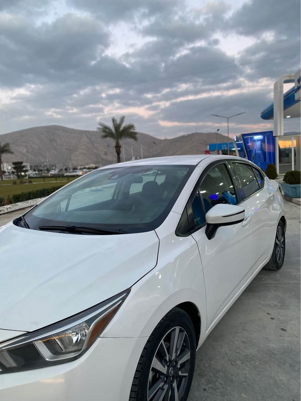 نیسان ڤێرساا ٢٠٢٠ SV
سەیارەکە یەک پارچەی بۆیاخە بێ ناو بێ ئێرباگ
52 هەزار رۆیشتوە  گێڕ و مەکینە بەشەرت
مواسەفات SV (بەسمە ـ ڕادار- خەتی جادە - ئاوێنە ئیشارەت- حاسە تایە -سوکان فۆلیۆم - کامێرا)
ڕەقەم و سەنەوی نوێیە بەناوی خۆمانەوەیە 
سەیارەکە زۆر توند و تۆڵە بی کیشەیە
ڕەقەم شانسیم داناوە 
نرخ ١١٨ گەڵا و کەمیک مەجال
ژ.م ***********
شوین ڕانیە رانية, السليمانية
