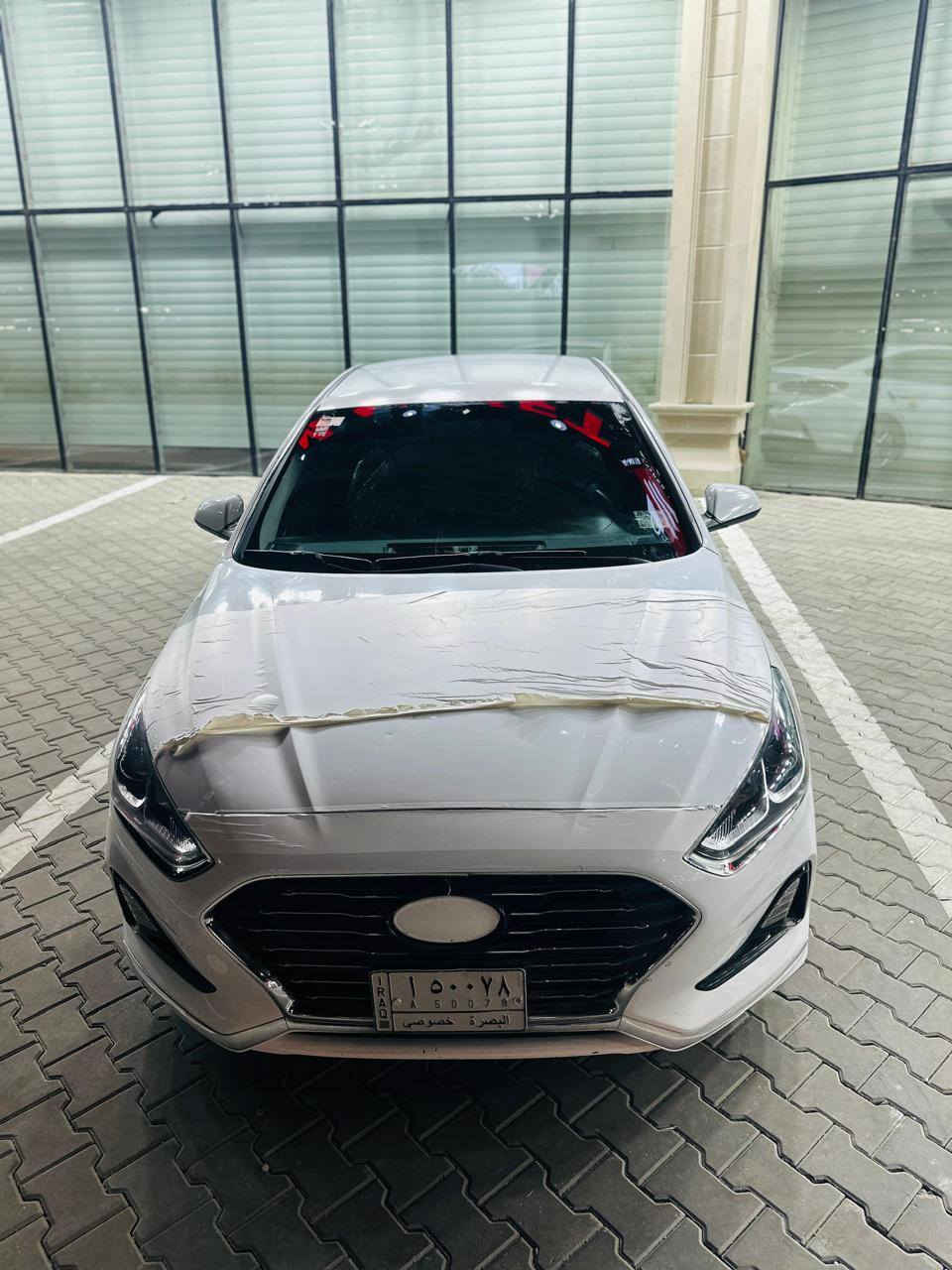 للبيع سوتاتا 2018  ابيض صدفي وارد امريكي حادث موضح بل صور 
الضرر (صبغ فقط بدون دواخل بدون تبديل بدون ايرباك ) +تكشير مكانات بسيطة بل قمارة والبنيد على كد شبر 
السيارة جاهزة من تبريد حداديةوطخم تاير توني شادة كير مكينة كفالة من الفتح ماشية 58 الف ميل حقيقي 

السيارة رقم انكليزي اليوم استلمتة بأسمي سنوية لل3031 وهزة جديدة قبل يومين مسويها 

مكانها بصرة***********  السعر 129 وبيها مجال
