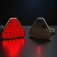 ضوء فرامل مثلث • LED عالي السطوع • مقاوم ماء IP67