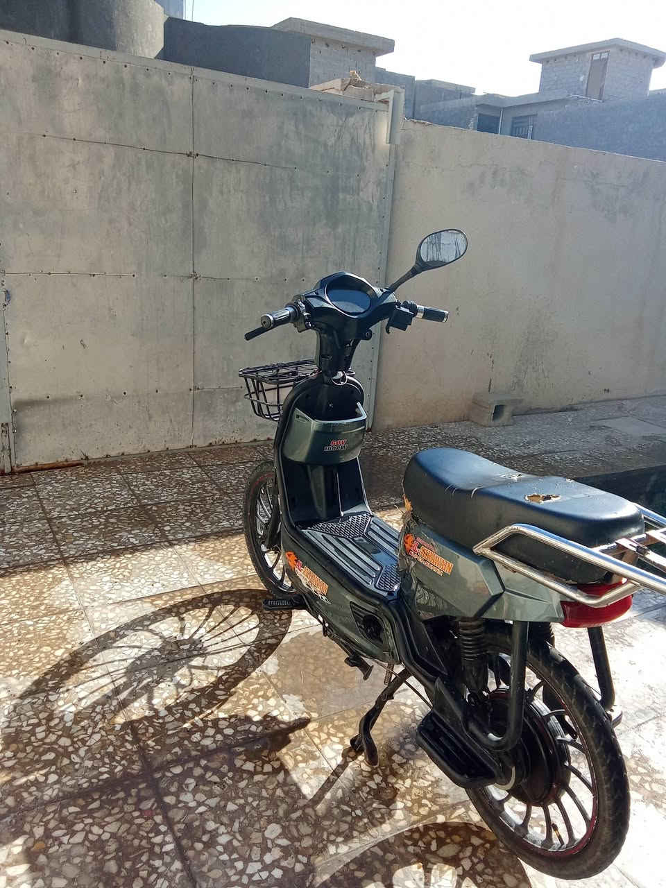 السلام عليكم متاح دراجه شحن للبيع على الفحص بطاريات جدد *********** الاتصال سعر 250 قفل
