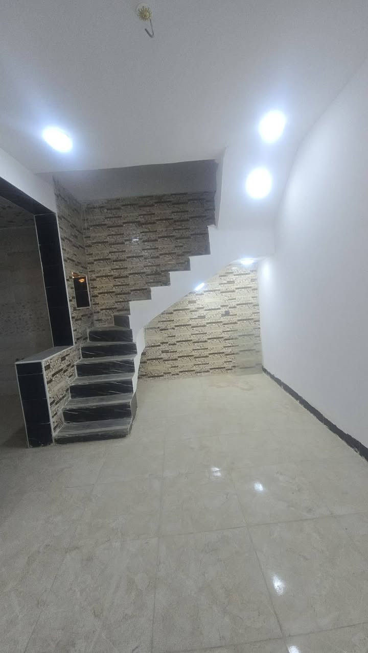 ✅ طابو زراعي سند 25 بقرار محكمة باسمك ✏️
🧱 بناء طابوق سقف صب 🧱
💡 كافة الخدمات متوفرة: ماء، كهرباء، تبليط،  💡
🏦 الموقع: بلنجف،  ملحق حي ميسان 
🛌 غرف نوم: 2 + صالة + مطبخ + صحيات بالداخل والخارج + استقبال
عمود 110يبعد عن شارع كربلاء 150متر 
☎️ للاستفسار ***********
