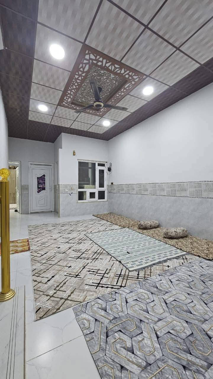 ✅دار للبيع طابو صرف المساحه 175متر واجهة 7متر 
موقع حي النصر خلف مستشفى الولادة🏠

 طابقين يحتوي على4 غرف نوم وهول ومطبخ واستقبال 2وصحيات درج داخلي وكراج 👈 

#السعر اتصل  ***********

او مراجعة مكتب القاسمي للعقارفرع٣ عنوان المكتب حي الأسرى مقابل صيدلية الجواهر
