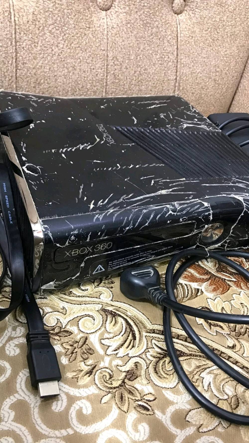 xbox 360 للبيع
نضيف كلش الامريكي موجودة كامل ملحقاته وبعده بالنايلون مامفتوح ووياه 2 جوستكات و 83 لعبة

السعر 95 مكاني ميسان