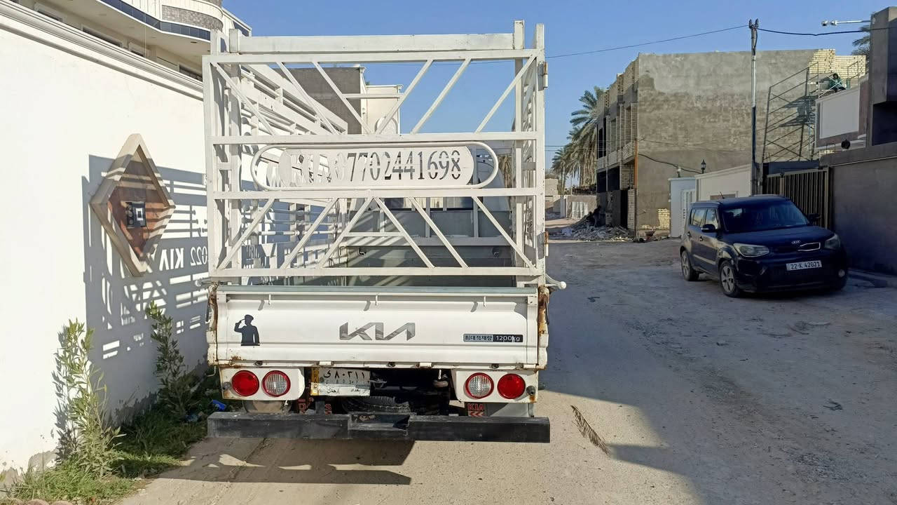 السلام عليكم للبيع كية فحل موديل 13 رقم بغداد بسمي محور تانكي 120 تاير 14 سنوية لل28 السعر 114 وبيهة مجال بصيط مكان السيارة بغداد الشرطة الخامسة ***********
