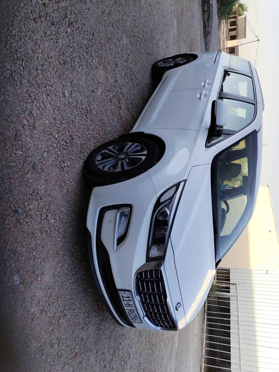 كيا كرنفال موديل 2020 كفاله عامه فول مواصفات 
بيبان كهربائي
صندوق كهربائي
بيبان اربع بصمات
يدات ترحيب
حساسه امامي
حساس خلفي
ماشيه 105 كيلو متر
شاشه كبيره
كاميرا خلفيه
اقتصاد بنزين
كشنات جلد
ارضيه جلد
وبعد بها مواصفات
وياها بصمتين
***********
*********** 
محرك 3500
السعر 275 بها مجال

