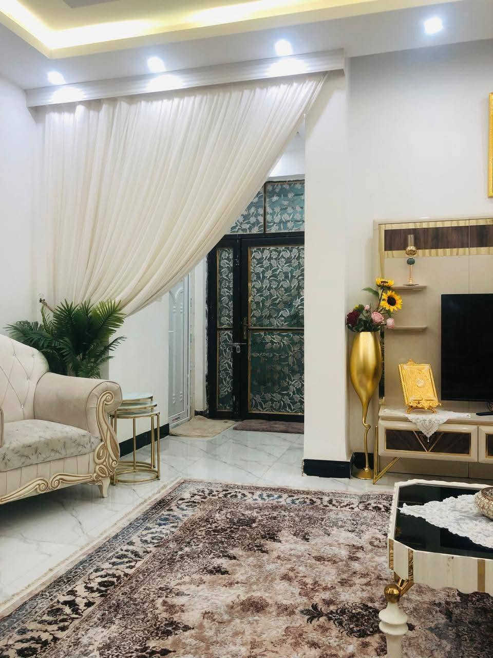 السلام عليكم
دائماً نكولك تواصل ويه مكتب أبو يوسف الخزعلي للعقار تلكه العروض المميزة 🌟

دار للبيع في مجمع الكرار السكني – النجف الأشرف
📍 مساحة ٢٦٥ متر
📍 ركن عكس الشمس
📍 فول إضافات
📍 مرحلة أولى
📍 جاهزة للسكن

تتكون من:
✔️ ٣ غرف نوم
✔️ صالة
✔️ استقبال
✔️ مطبخ
✔️ منور
✔️ كراج سيارة
✔️ حديقة

💰 حالياً واصل ١٦٥ مليون
💰 الباقي ٧٠ مليون أقساط شهرية

سارع بالشراء قبل فوات الأوان 🔥

📞 ***********
📞 ***********
