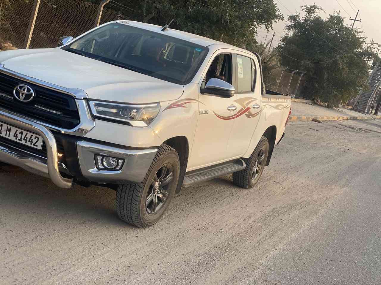 السلام عليكم ورحمة بيكم هايلوكس موديل 2025 كفاله عامه رقم بغدادماشي 6600زيرو ممشيه موصفات فول مكان سيارة بغداد المحمودية
واتساب اتصل ***********
***********
***********
