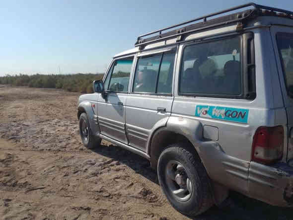 سلام عليكم سياره كالوبر موديل تسعه وتسعين رقم انكليزي جديد محرك كاز وياه محرك بطه ثنين ونص حاويه هوه وتفرعاته كامله الرقم ***********فقط رصيد العنوان بغداد مدينة الصدر السعر 55 وبيها مجال
