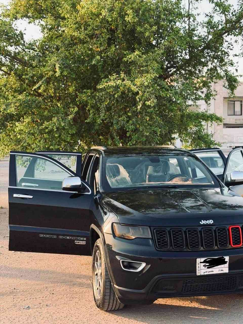 جيب كراند شيروكي
2020

مواصفات عاديه

بصمه 

شاشة كار بلي 

حساسات 

محرك 3600 ..

وبصمة تشغيل وبصمه ابواب

بيها جاملغ وبنيد حادث امريكا 

وجاملغ الايمن نصه صبغ

بدون دواخل نهائيا 

اذا بيها دواخل تاخذها بلاش

مكينه كير حداديه تبريد نضيفات

مكان السياره نجف حي السلام 

رقم بغداد مداور ثاني يوم

السعر 185 وبي مجال 

***********
