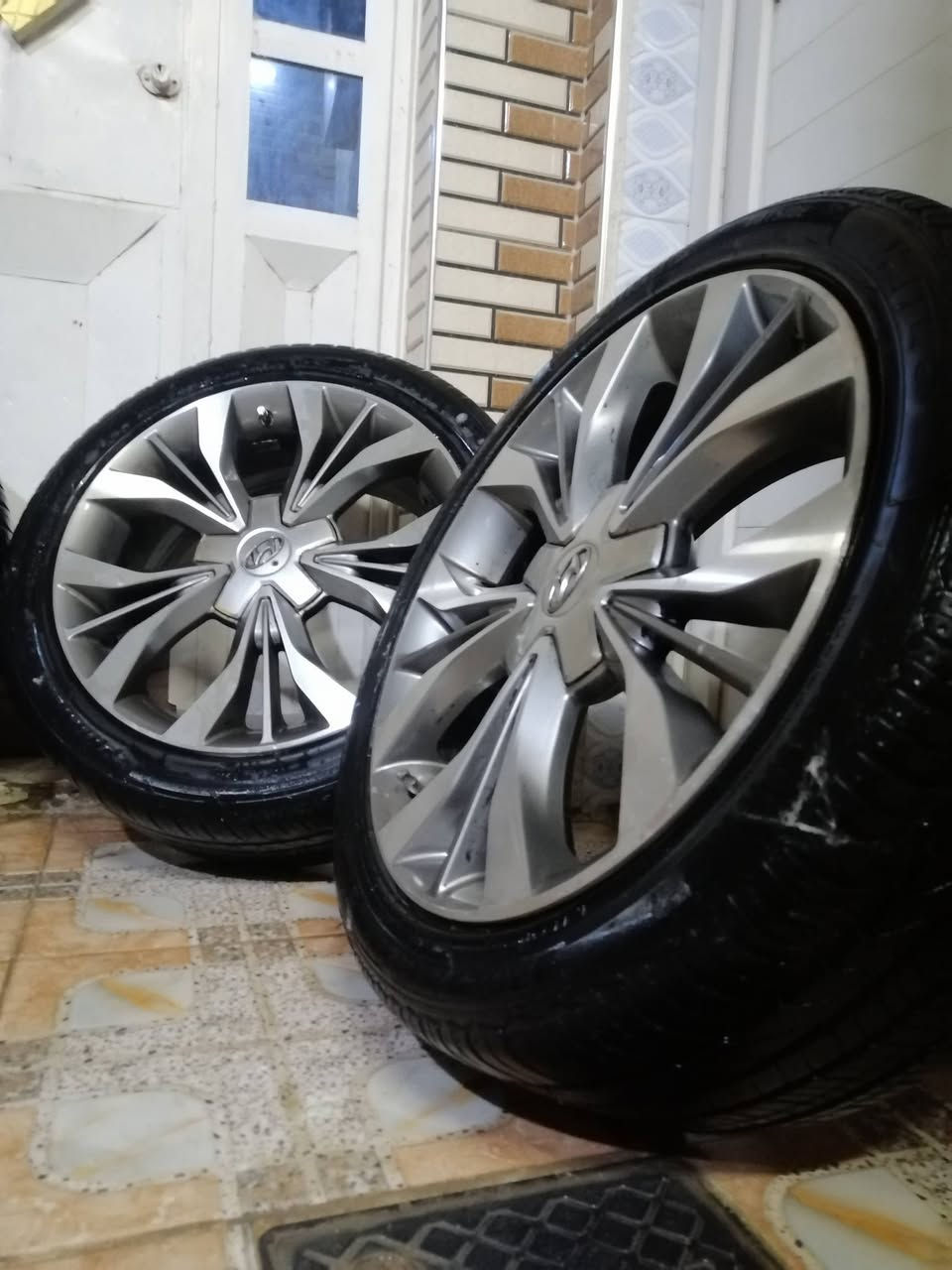 سلام عليكم ورحمة للبيع وياله سوناتا فول جدد مع تخم تاير نضيف مكاني نجف ابصخير ***********
سعر 500 بيهن مجال
