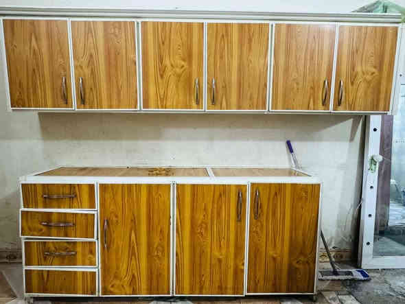 كاونتر 3 قطع قطعتين قياس مترين والملحق قياس 3 متر نقصه وجه مجر وابواب يرادلها ترتيب  سعر250وبيه مجال  بلديات حي الصحفين *********** بغداد
