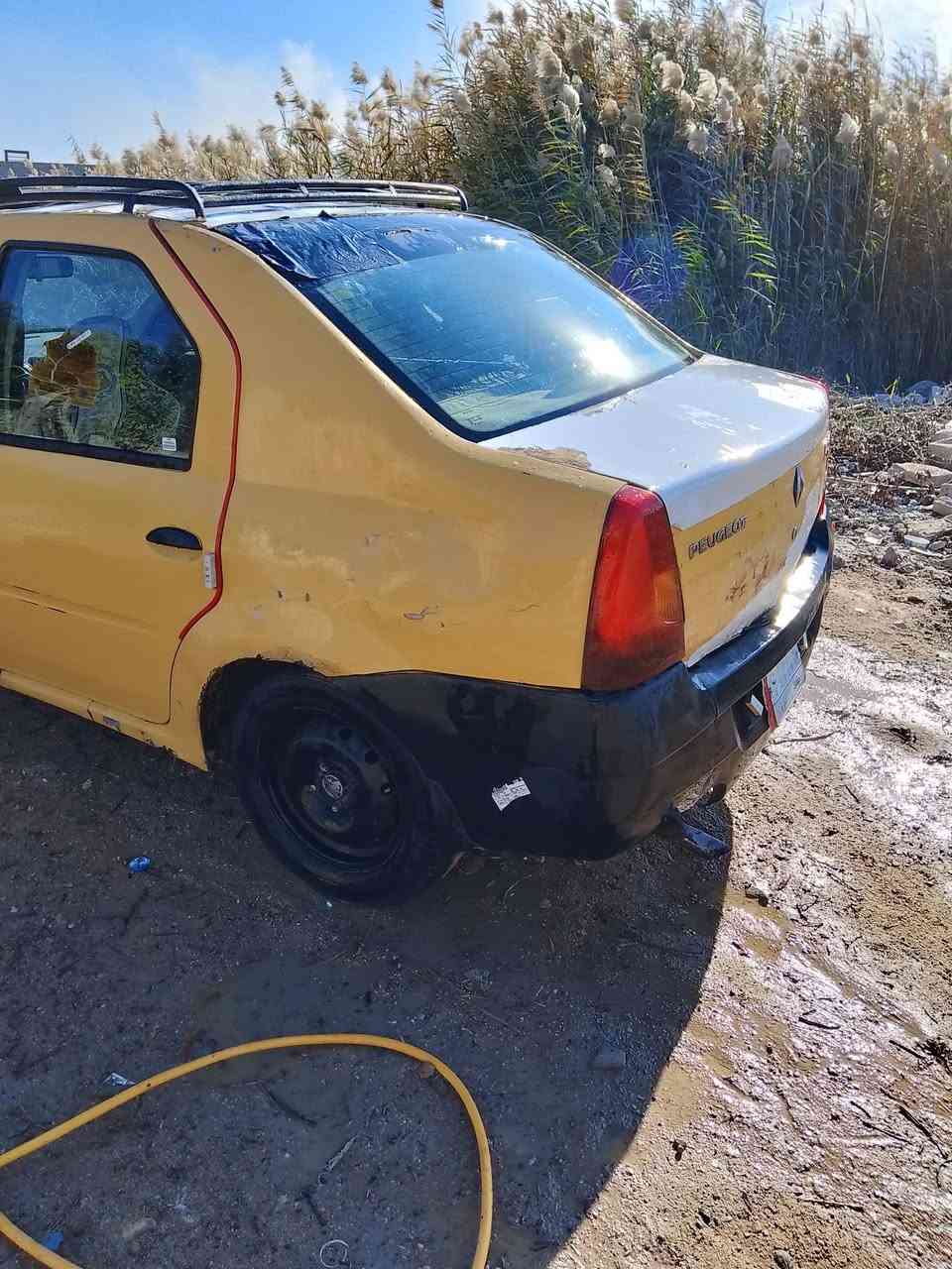 سلام عليكم
من رخصة الادمن المحترم 
رينو لوكان 2009 رقم بغداد 
السعر 15
المكان نجف 
الاستفسار ***********
