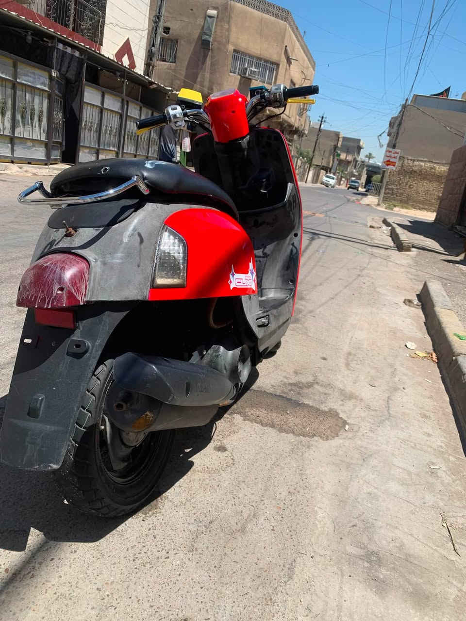 دراجه بوليس كلش نضيفه مكينه بلادي مامفتوحه العنوان بغداد الطوبجي قرب شجن الحداث رقم ***********
