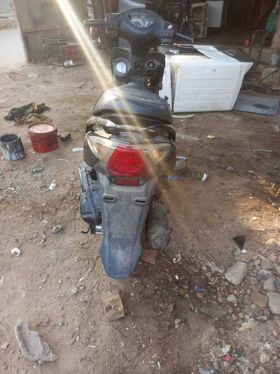 سلام عليكم دراجه ماكس سيام ١٤٠ البيع الدراجه مجفته بس عوزهء زنجيل ابيع كوم حديد اسعر ١٢٠الف الرقم ***********
