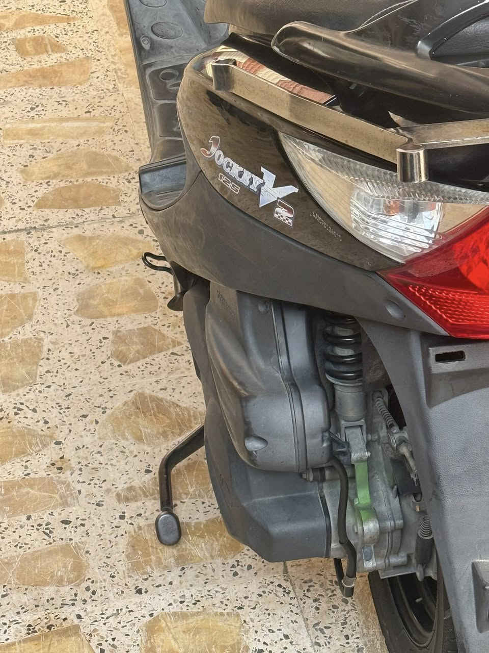 السلام عليكم
كامكو ٢٠١٣

حجم ١٢٥

لون اسود 

الدراجه كفاله عامه 

للبيع السعر ٨٥٠ مكاني قلعة سكر


**إذا كنت صاحب هذا الإعلان وتريد حذفه لأي سبب، رجاءا أرسل رسالة إلى الدعم الفني**