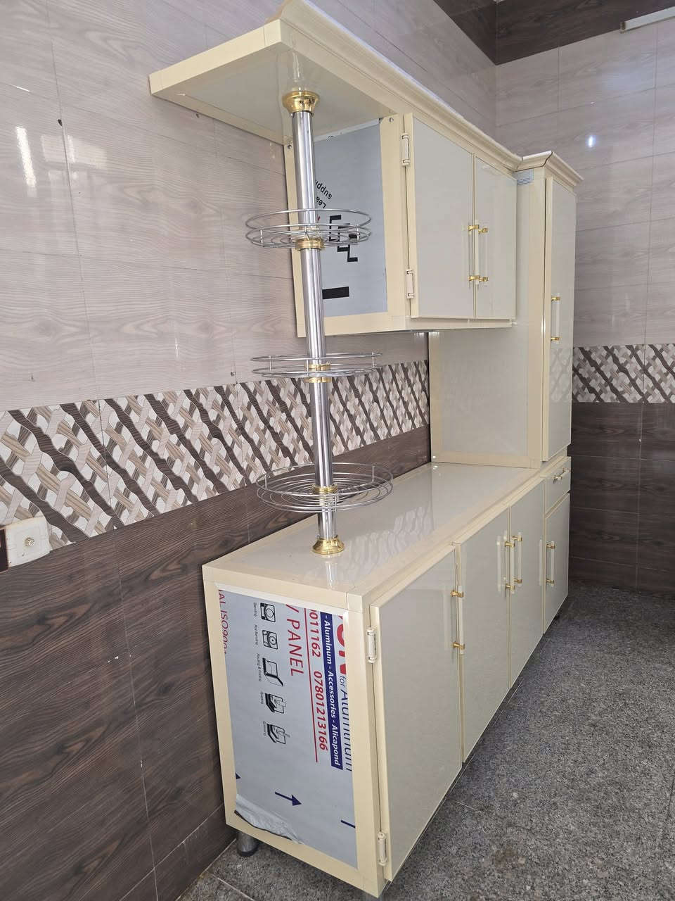 اشياء بسيطه ان شاء الله تنال اعجابكم من اعمالنه 
كابون ومرمر صناعي ومرمر كوارتز 
واسعار جيده للاستفسار الاتصال على الارقام 
***********
***********
