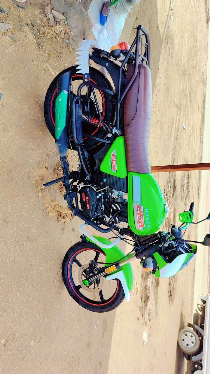 يا الله سلام عليكم دراجه للبيع دايون نفخ موديل 24 أوراق سكنر كهربايات كله شغال دراجه بعده زيره سويج سجينه محرك 200 شرط ما مدوده عليه اصبانه انضف من الصوره بعده جديده السعر مليون 450 وبيه مجال للشراي اتصل وبيك خير وتدلل ***********
