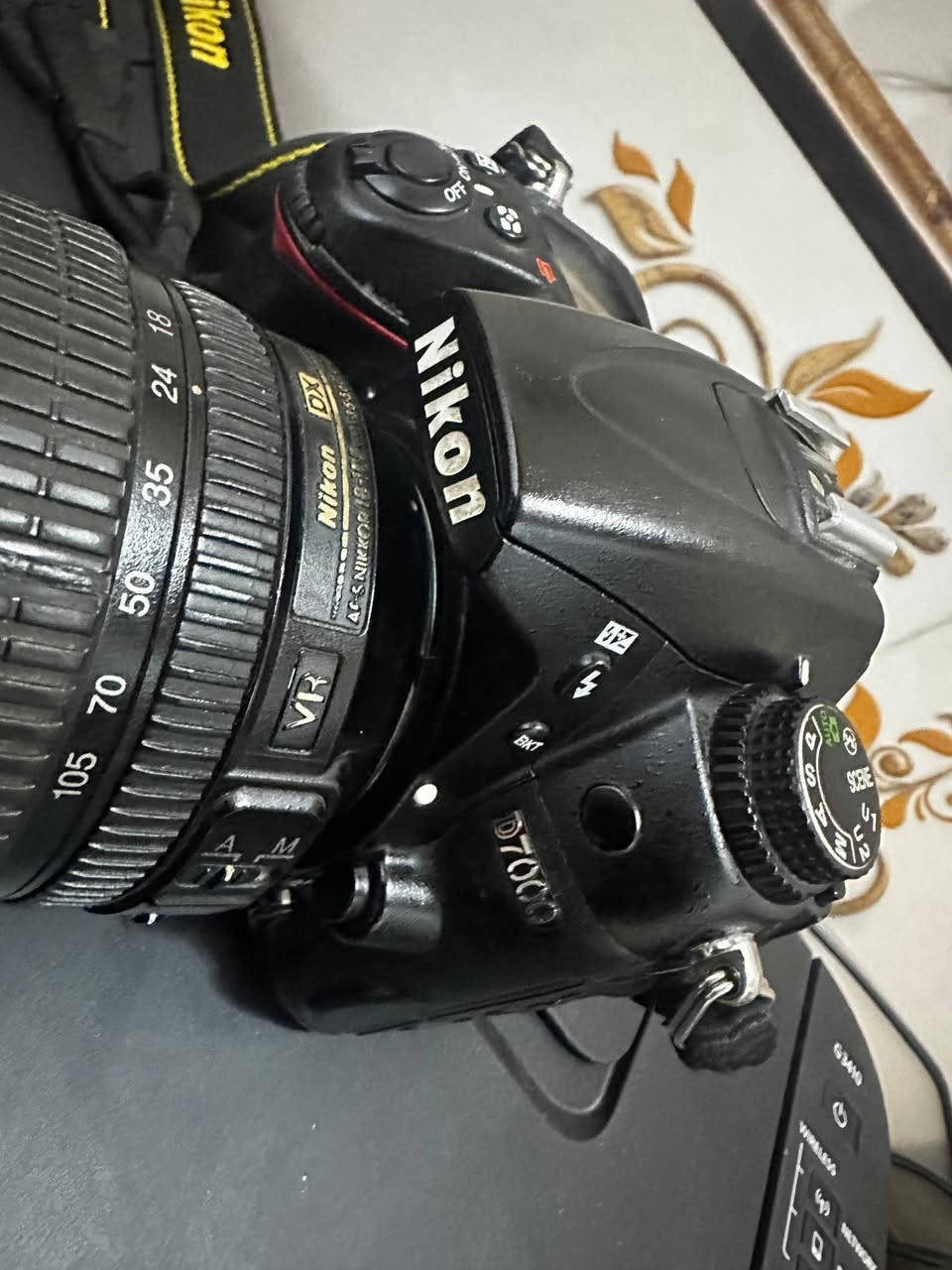 للبيع نيكون D7000

ملحقات 
بطاريه 
حزام 
ابيع مزايده تبدي من 350الف... اعلى سعر ابيع 

واتساب ***********
مكان نجف
