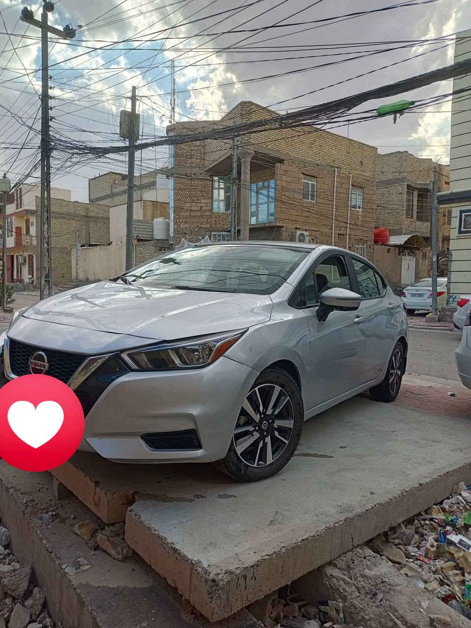 سلام عليكم نيسان فيرسا موديل 21فول    من عده الفتحه وكشن كهرباي رقم كربلاء المواصفات
رادار جانبي
تحكم ستيران جهدين
شاشه 
كامره 
بصمه تشغيل 
شاير بل مري 
زوج تاير جديد 

 مكينه 1500 دبل نوزل  معوقين  بيه حداديه جيده  وكاله عامه مكينه كير تبريد منضومه جديد مصبوغة قطع ابيع عام سلفر السعر 80بيه مجال رقم *********** مكان السياره كربلاء
