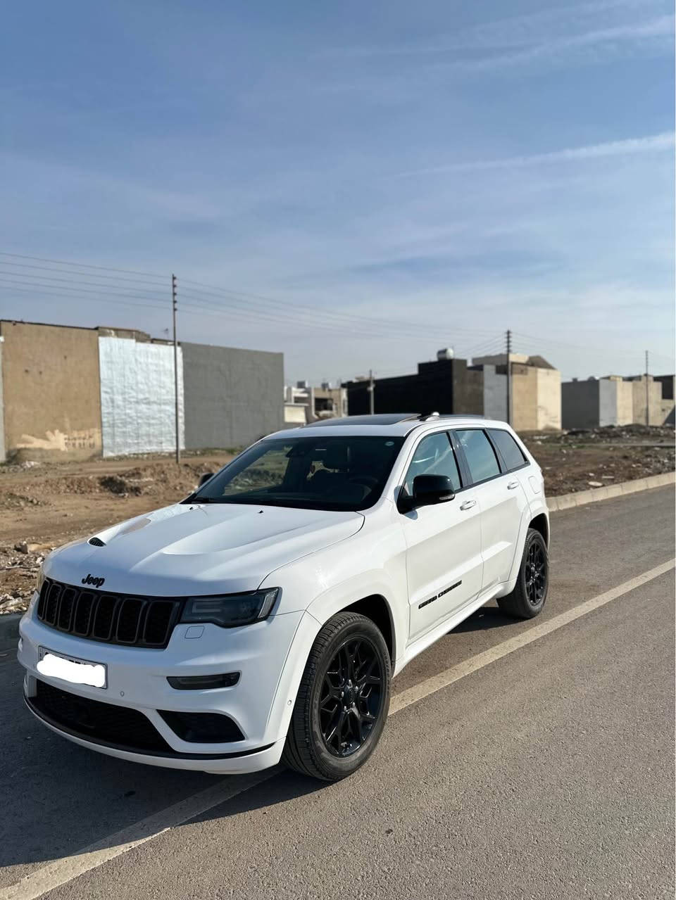 Jeep grand cheroke S 
جيب كراند شيروكي فئة ال  S اس ( خـليـجـي ) ام رادار 
‏‎موديل 2021  فول مواصفات وكالة هارلم ام ضمان 
المحرك : V6.  3.6L ‎  
 السياره اخت زيرو 
رقم سلمانية الجديد بسمي تحويل ثاني يوم  ؟
سياره مكفوله من الصبغ و التبديل و 
‏‎ ماشيه  70 الف حقيقي شرط فحص 
سياره جديده جدا ارضيات الشركه بل جيس 
سياره جديده استخدم شخصي و قليل 
‏‎ السيارة وكالة 
لون ابيض 
‏‎* المواصفات :
‏‎*رادار امامي وجانبي 
‏‎* نقطة عمياء .
‏‎*داخل جلد 
‏‎* دفع رباعي 4x4 . 
‏‎*صفي المقاعد الأمامية كهربائية .
‏‎* ذاكرة لحفظ وضعيات الجلوس . 
‏‎* صفي المقاعد الأمامية مع تدفئة . 
‏‎* صف المقاعد الخلفية مع تدفئة . 
‏‎* ويل قياس 20 انج .
‏‎* مقود السائق كهربائي . 
‏‎* تدفئة ستيرن . 
‏‎* سقف بانوراما .
‏‎* شاشه كبيرة 8.4 انج .
‏‎* نظام الملاحة (GPS) . 
‏‎* نظام خاص للطرق الوعرة . 
‏‎* مصابيح امامية زنون . 
‏‎* المصابيح الأمامية مع LED لايت . 
‏‎* كشافات ضباب بروجكتر زنون . 
‏‎* تشغيل عن بعد .
‏‎* صندوق كهربائي .
‏‎*  حساسات أمامية . 
‏‎*  حساسات خلفية .
‏‎* كاميرا خلفية .
‏‎* بخاخ ماء لتنظيف المصابيح الامامية .
‏‎* مرايا بخاصية التعتيم الذاتي . 
‏‎* مرايا جانبية قابلة للطي . 
‏‎* بلوتوث تلفون . 
‏‎* محدد سرعة . 
‏‎* نظام تشغيل واطفاء اوتماتيكي للمحرك للتوفير من صرف الوقود . ( Auto Start System ) .
‏‎* نظام بريك اوتماتيكي ( Auto Break System ) .
السعر355 ورقه 💲 و بيهه مجال 
و ماكو بهيج سعر شوف السوك 
‏‎للاستفسار اكثر *********** 
مكاني اربیل أربيل, العراق
