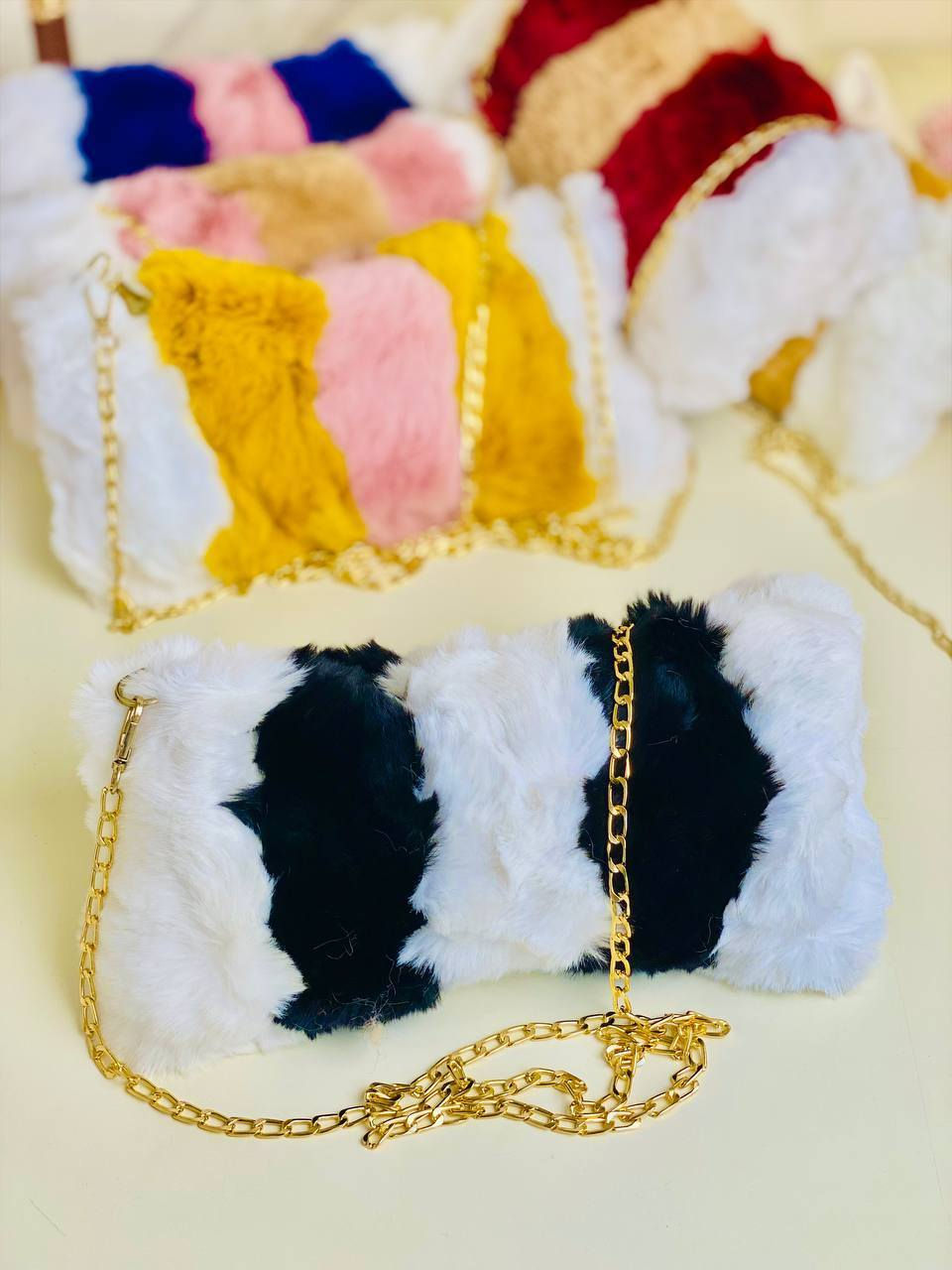 👛ترند الموسم👛

👛ترند الموسم 👛حقيبة لكل انثى انيقة👑 🎁اليك أجمل حقيبة فرو تتناسب مع كل الاذواق💸, الأناقة بلمسة فريدة!  

دزاين جديد لموسم 🎶2026
تركي درجة اولى 🇹🇷💯
كوالتي عالي جدا 👍♥️

🎁متوفرة ب 6 الوان 🎁

🚘يوجد خدمة توصيل لجميع محافظات العراق


**إذا كنت صاحب هذا الإعلان وتريد حذفه لأي سبب، رجاءا أرسل رسالة إلى الدعم الفني**