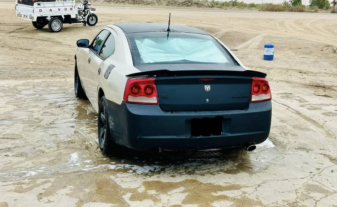 *********** مكلف بلنشر اخوتي جارجر 2010  متوم ارقام وسنويه 2030 نكليزي طبق الأصل مكينه وكير 3500 حداده تايرات تبريد شرط كهربائيات كله شغاله سعر 37 وبيه مجال
