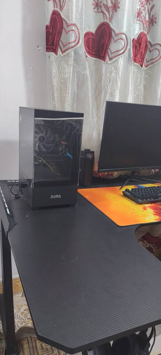 تجميعة حاسبة كاملة للبيت (كيس +شاشة game one + ميز كيمينك L+ كيبورد ميكانيكي +ماوس كيمينك +سماعات سبيكر L1)

موصفات الحاسبة استخدام اقل الشهر ايام متقطعة ماخذها من الأخ رافت النسر للحاسبات 
معالج نيون
كرت شاشة RX580
رامات 16
هارد 512
HHD واحد تيرة

الشاشة game one حجم 27 استخدام قليل شبه جديدة ماخذها من الأمير كروب 

كيبورد ميكانيكي + ماوس كيمينك+سماعات سبيكر صوت عالي  L1

ميز كيمينك نوعية قوية ومتينة شكل L يحتوي ع إضاءة LED جديد استخدام قليل

سبب البيع عدم استفادة صاحب الحاسبة لعدم معرفته بكيفية استخدامها

ملاحظة ابيعها الحاسبة كاملة هي والاغراض
السعر 800 وبيها مجال 

للاستفسار مراسلة الرقم ع الواتساب :
***********
