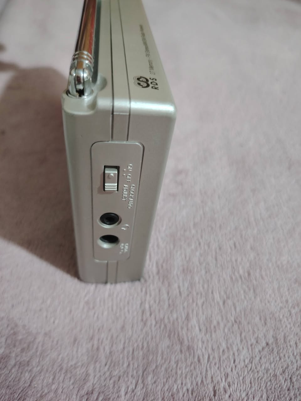 راديو روبرتس r 9921 جميع الموجات على هيئة الشركة شرط الشغل السعر 55 الف العراق يوجد توصيل


**إذا كنت صاحب هذا الإعلان وتريد حذفه لأي سبب، رجاءا أرسل رسالة إلى الدعم الفني**