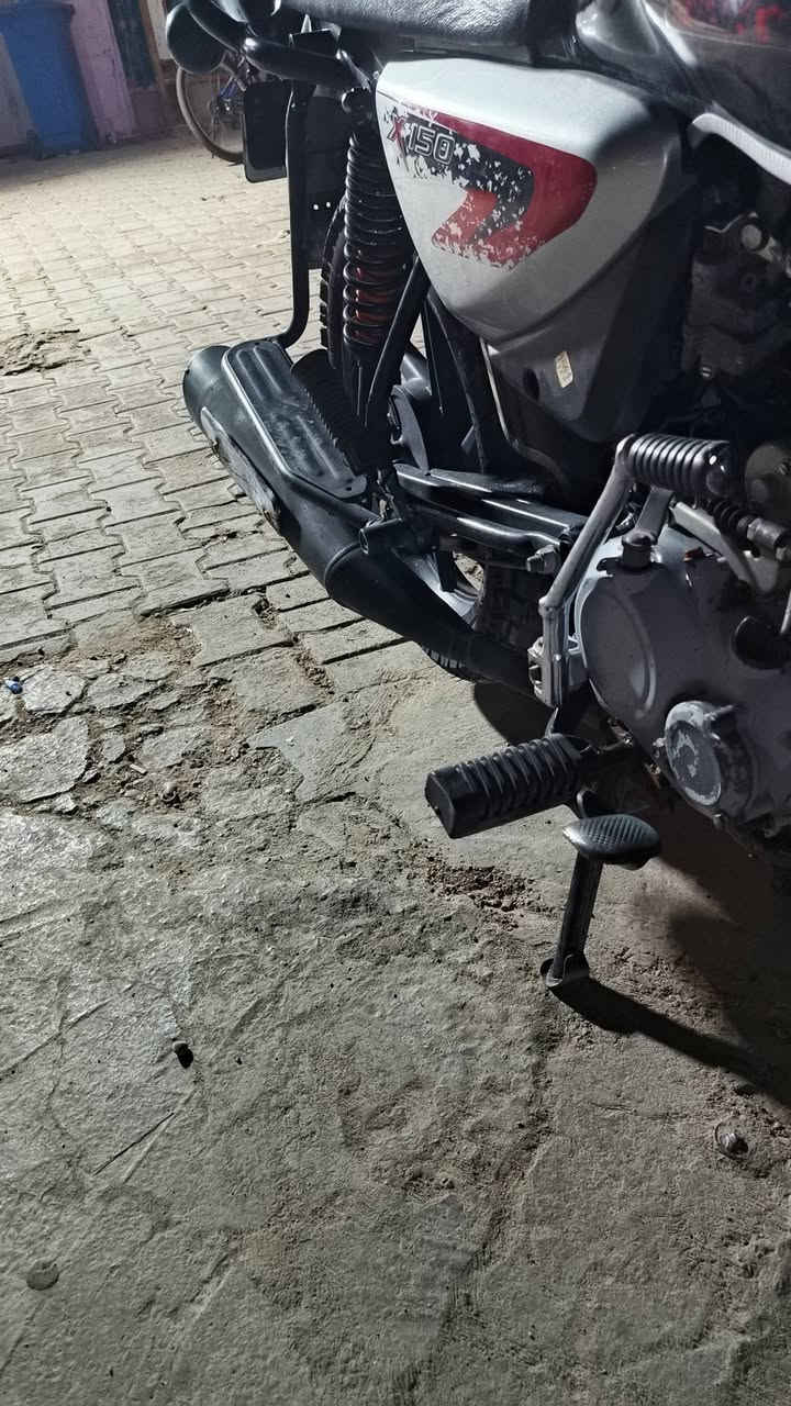 سلام عليكم بوكسر رقم وسنويه مديل 22
دراجه خير من الله مرتبه وحلوه وشوفت عينك
ما بيه كل نقص كله شغال سلف هندر كهربائت 
دراجه ما ناقصه شي اريده 1850 وبيه مجال 
عنواني بغداد مدينه الصدر واتساب فقط 
***********
