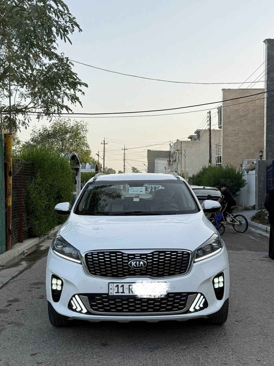 السلام عليكم
كيا سورنتو 2019  خليجي ضمان الدولية 
السيارة مكفولا كفاله عامه من الضربه و الصبغ و التبديل و البارد و حته الدعاميات 
السيارة جديده معنى الكلمة 
رقم بغداد سنويه هزه جديد بسمي  تحويل مباشر 
فول مواصفات عده البانوراما  
بصمة مع بصمة أبواب وجنطة كهربائية 
محرك 6 سلندر 3500 
مانع انحدار 
مانع انزلاق   
حساس امامي خلفي 
مقاعد كهربائية  
نظام اوتو هولد 
اربع وضعيات قيادة 
مقاعد ٧ راكب مع ثلاث قطع تبريد 
بردات خلفية 
تحكم ستيرن جهتين 
إشارة ترحيب 
بعد بيها مواصفات هواي مذاكرهن 
ماشية 43 الف كم 
ع وضع الشركه سياره جديده 
السعر (السعر 248)
ماكو هيج سعر بهيج نضافه
السيارة اخت الزيرو 

مكاني بغداد/ الكرخ 
للإستفسار. ***********
