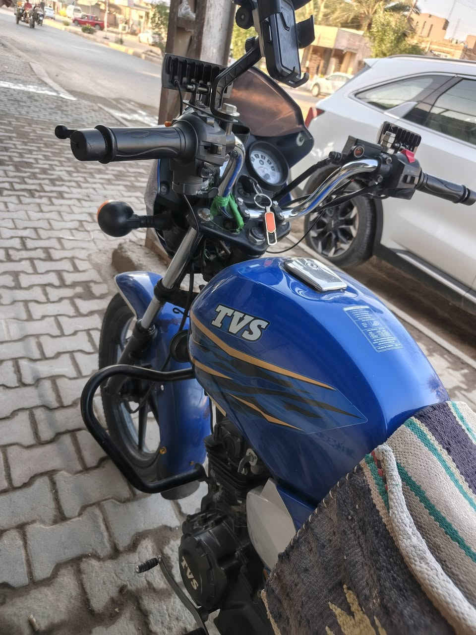 سلام عليكم دراجه  TUSمديل 23
رقم او سنويه قادسيه انكليزي الي هوه 16 
مكفوله كلشي ممفتوح بيها شرط جيب فيتر او تعال
افحص دراجه خير من الله نضيفه او حلوه
 سعر (1850)او بيها مجال مليون وثمنميه او خمسين العنوان الديوانيه حي الوحده
رقم (***********) عنت ممتواجد اتصل 🫵🤎
