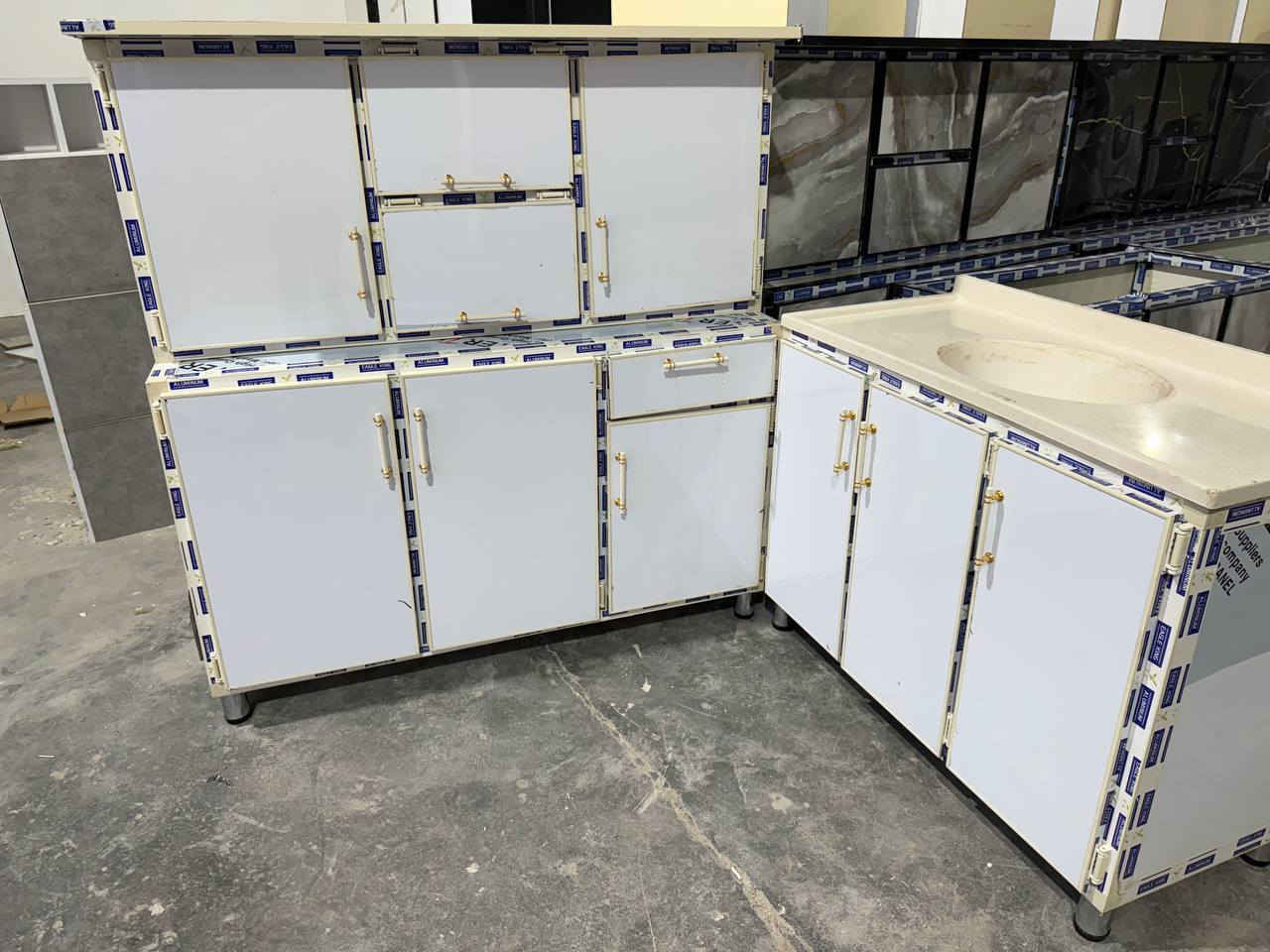 #تزكام وليس سوكي 
#سعر٢٩٠  الف فقط 😍 
#كاونتر متر ونص ارضي وملحق وسنك مرمر متر و٢٠ 

 #القياسات 
#الارضي 
الطول 150 سم (مترونص )
العمق 52 سم 
الارتفاع 90 سم 

#الملحق 
الطول 150 سم (متر ونص ) 
العمق 37 سم 
الارتفاع 68 سم 

#السنك 
الطول 120 سم 
العمق 55 سم 
الارتفاع 90 سم صافي بدون مرمر مع المرمر 93 سم

للحجز مراسله الصفحه أو اتصال واتساب ***********
