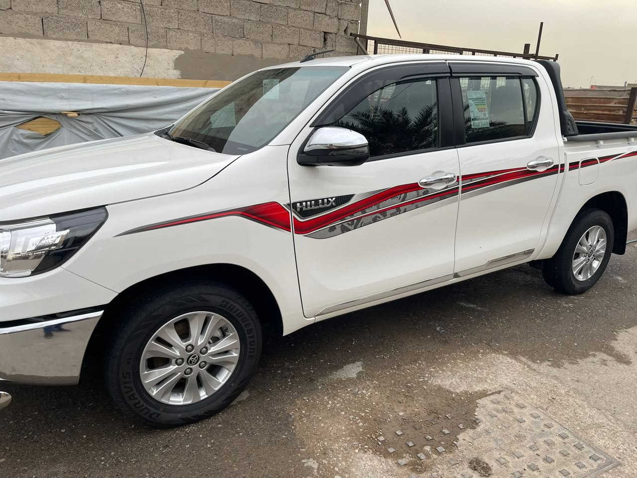 سلام عليكم بيكم مديل ٢٥ للبيع ماشيه ٢٥ الف ام الضمان رقم بغداد بسمي سياره جديده فقط بس هاي الخسفه الي بل بدي ولباقي مكفوله كفاله عامه مكاني بغداد***********
