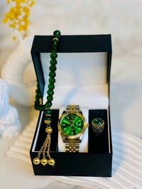 هذا بكج فاخر يحتوي على ساعة رولكس أنيقة باللون الذهبي والأخضر مع سبحة ...