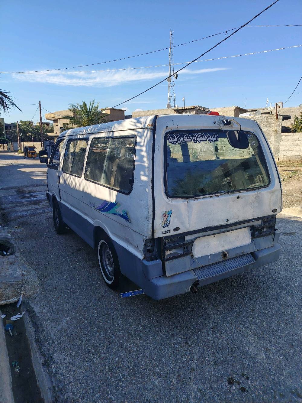 كيا بستا موديل 1995
رقم بغداد
محرك بي خيط بخار
ما داخله هيئة
دواخل نضيفه 
باقي خير من الله 
مرور ١٥٠ الف
إذا اكو مراوس اسيا هم ترهم 
السعر ٢٠ وبيه مجال
***********
