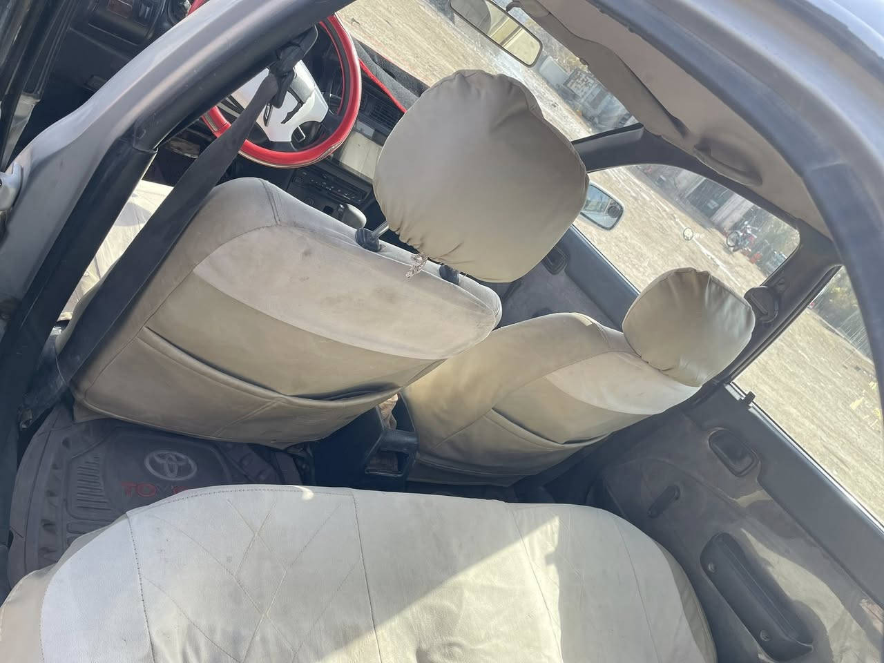 📣 للبيع: تويوتا كورولا 1994 (وارد أمريكي) 
• ✅ الصبغ:  (صبغ بلادي ).
• ✅ المحرك: 1600 
• ✅ الكير والمكينة: بحالة ممتازة.
• ✅ الكهربائيات: شغالة 100% بدون أي نقص.
• ✅ الصدر: صدر أمامي وخلفي بحالة ممتازة. 
• ✅ الأوراق: مشروع وطني، سنوية ل2027 , رقم بصرة.
• ✅ للاستفسار : رقم الهاتف ***********, ذي قار
