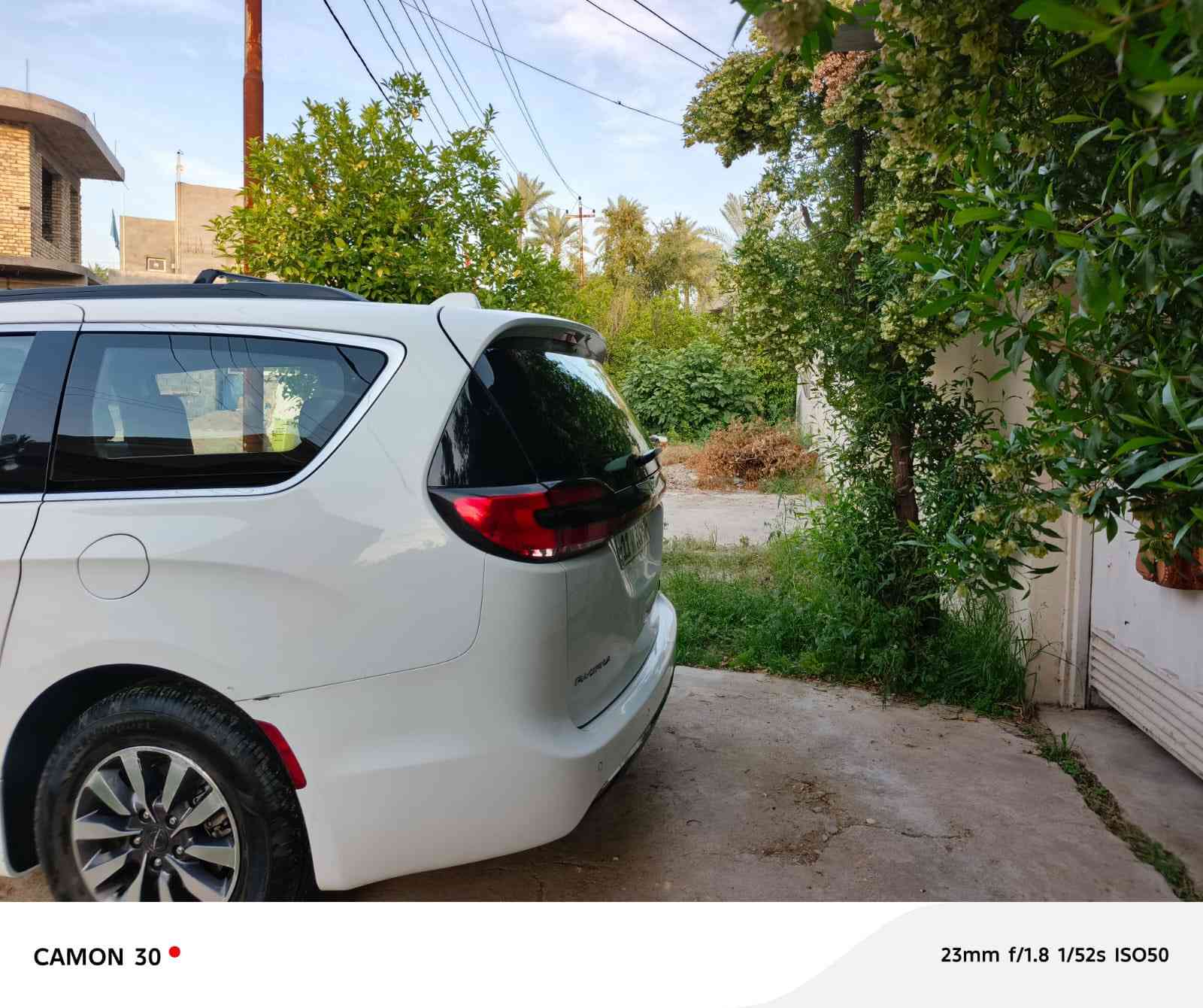 السلام عليكم
للبيع باسفيكا 
موديل 2022 رقم بغداد سنويه جديده 
                             Plug-in Hybrid 
موصفات 
راداد تحديد مسار حساسات امامي خلفي كشنات جلد 
السعر 225$ وبيهة مجال 
للستفسار ***********
