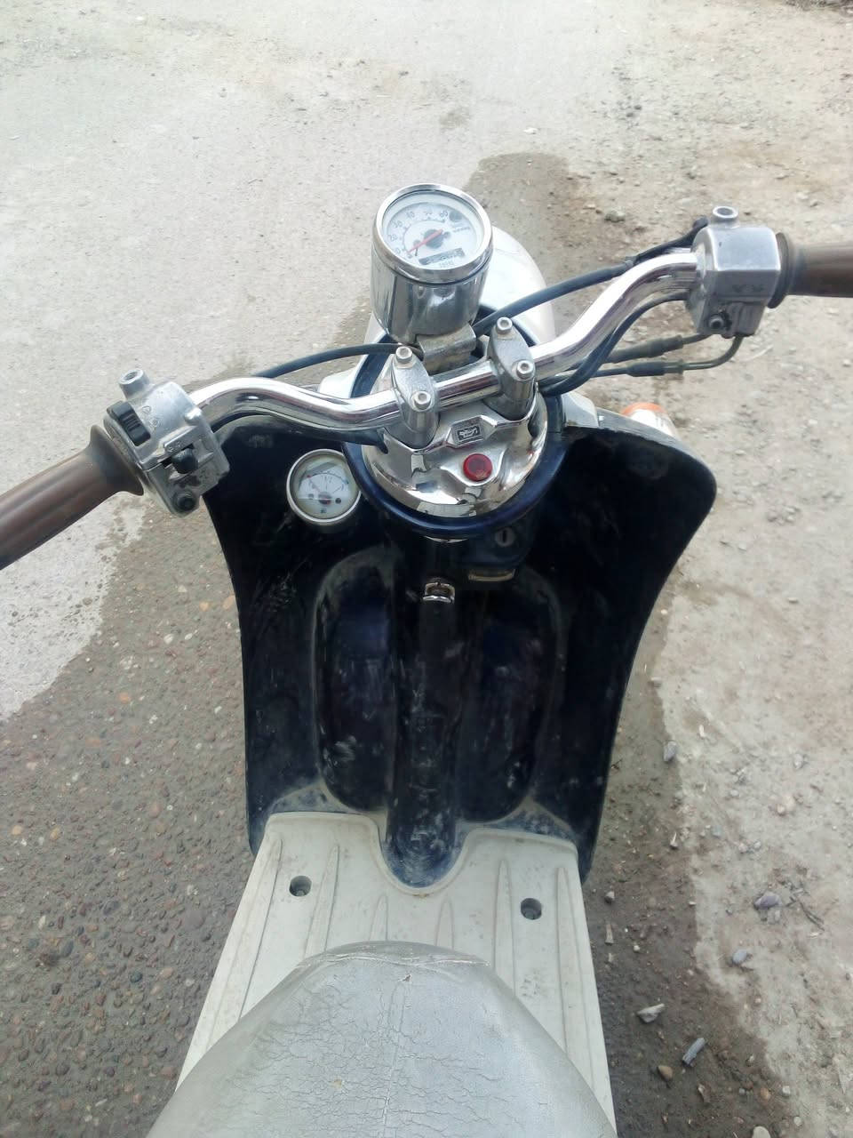 مـن رخصـــــه الادمـن👥👥
دراجـه گلاسـك 🛵
شـغاله: ‼️
هندࢪ💯
 كهـربائــــيات كلـهـ شغاله🔌+
نقص*سلف ميـشتغل*عاطل❗
🔴ابيـع هـل موجود كـدامك الصـور👍
السـعر/150 الـف💵
العـنوان/بـغداد-الگـريعات🌏..


**إذا كنت صاحب هذا الإعلان وتريد حذفه لأي سبب، رجاءا أرسل رسالة إلى الدعم الفني**